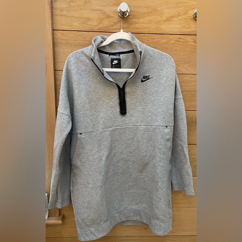 Nike Women’s Oversized Sweatshirt.  Size Medium.  NWOT.